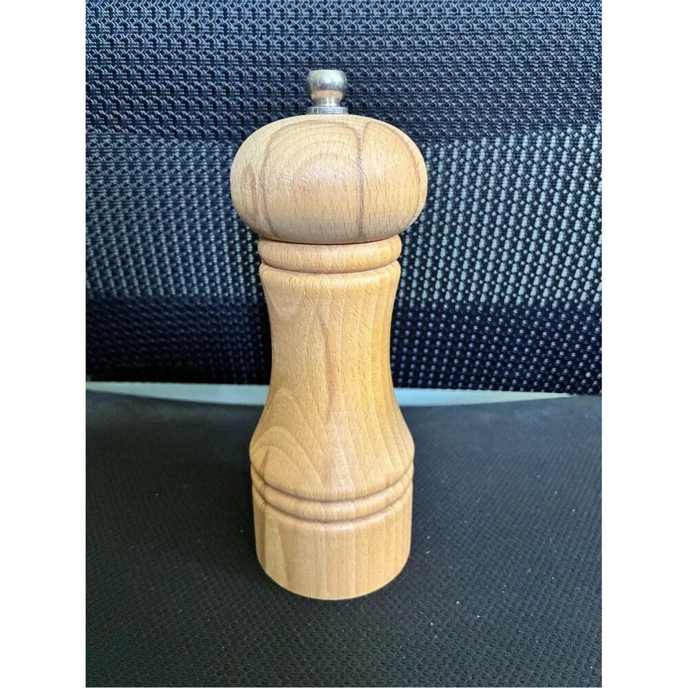 Cole & Mason King Pepper Mill made of stainless steel and beech wood kitchen